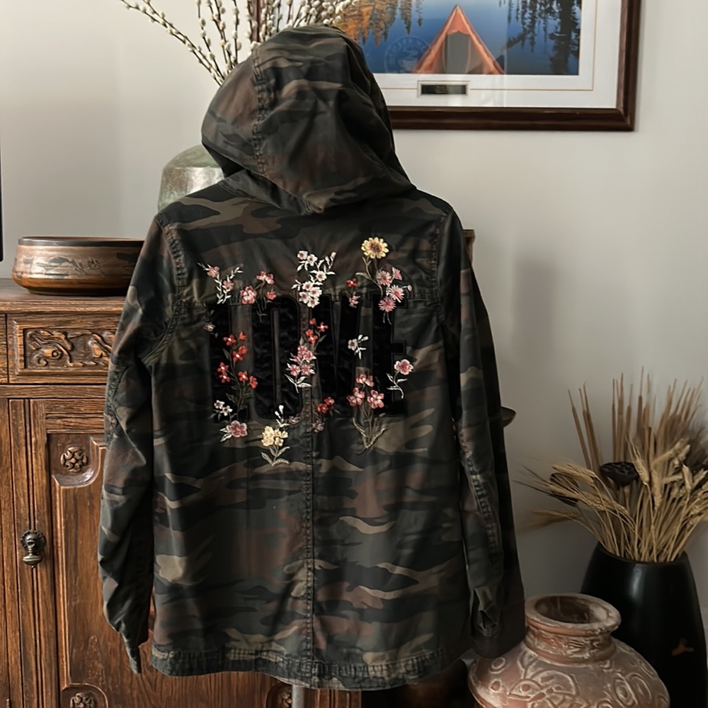 American Eagle Camo LOVE Floral Embroidered Military Utility Jacket